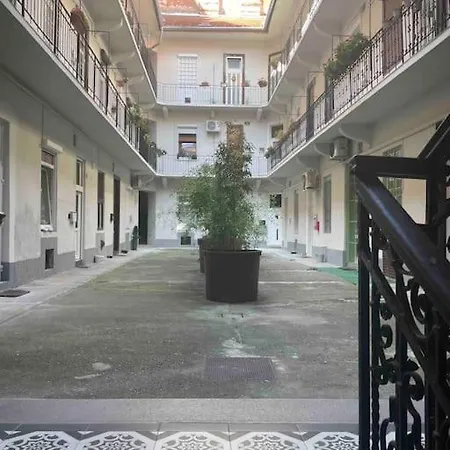 Central Stylish Apartment